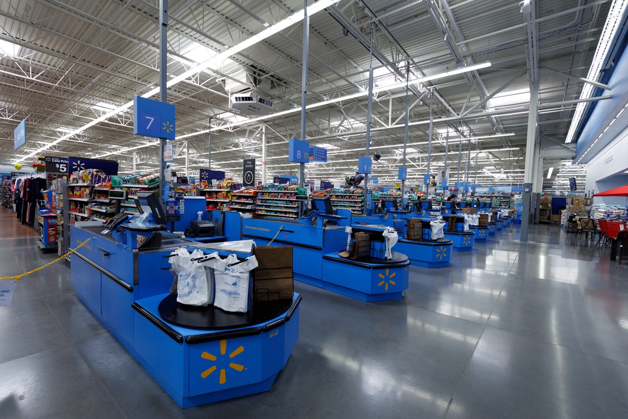 Walmart Looking To Hire 40,000 People for Holiday Season WDKX 103.9